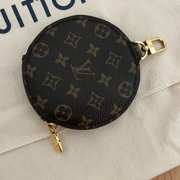 Louis Vuitton: Multi Pochette Accessoires (Monogram)✨ - Picture 13 of 16